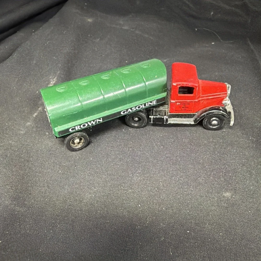 Chevron Semi Truck Trailer Crown Gasoline Diecast England  1:43